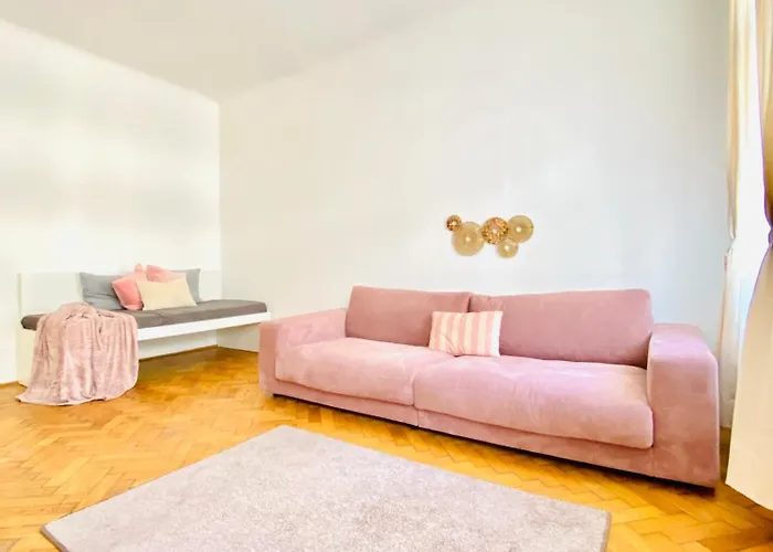 Affordable In Villa, With Garden & Parking דירה וינה