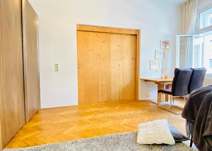 דירה Affordable In Villa, With Garden & Parking וינה