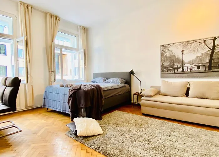 Affordable In Villa, With Garden & Parking *