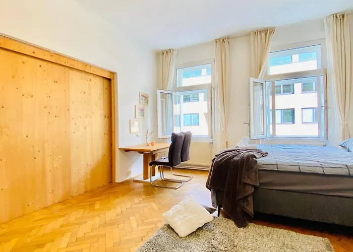 Affordable In Villa, With Garden & Parking דירה וינה
