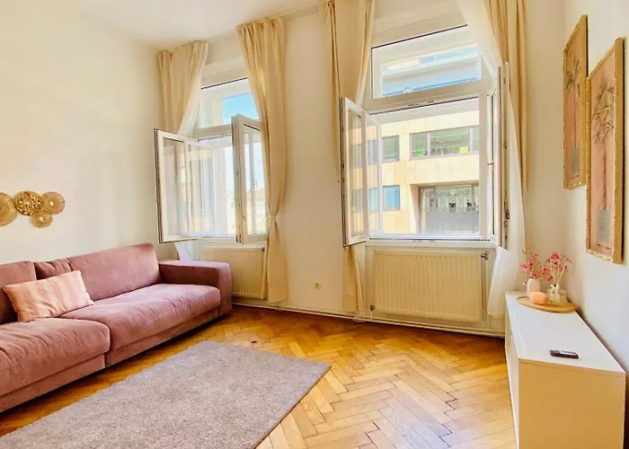 Affordable In Villa, With Garden & Parking דירה וינה