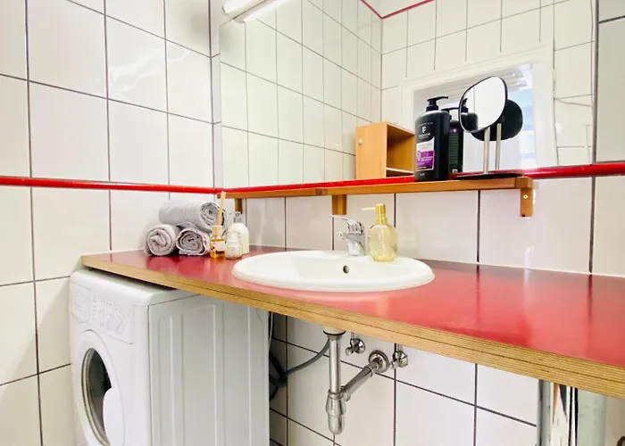 Affordable In Villa, With Garden & Parking * וינה